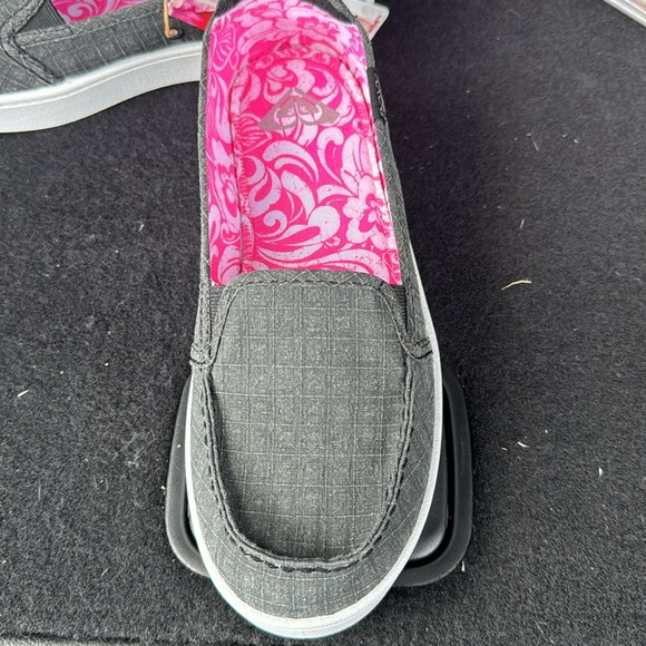 Roxy shoes - Picture 2 of 3